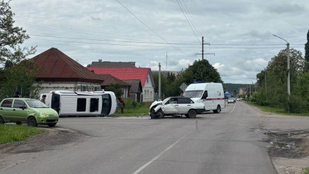 Три человека пострадали в аварии на перекрёстке в Борисоглебске