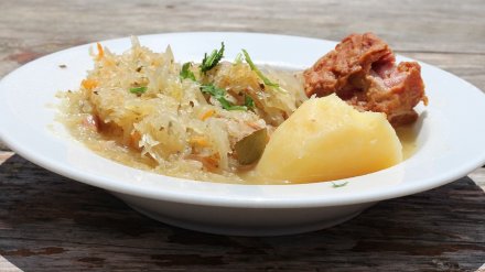 В Воронеже воспитанников детского сада кормили испортившимися продуктами