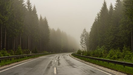 Водителей призвали быть осторожными из-за ливней и гроз на воронежской трассе