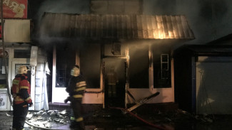 Два торговых павильона сгорели в Воронежской области