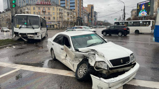 Врачи рассказали о состоянии пострадавших в ДТП с маршруткой воронежцев