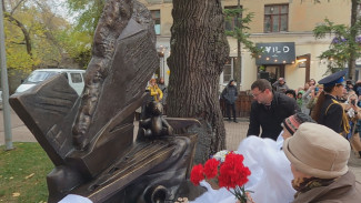В Воронеже открыли монумент в честь детей войны