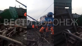 Появилось видео последствий атаки дронов ВСУ на грузовой поезд в Белгородской области