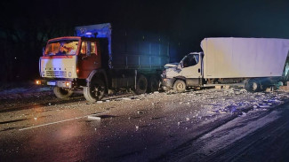 В аварии с грузовиками на трассе Воронеж – Луганск разбился 45-летний мужчина