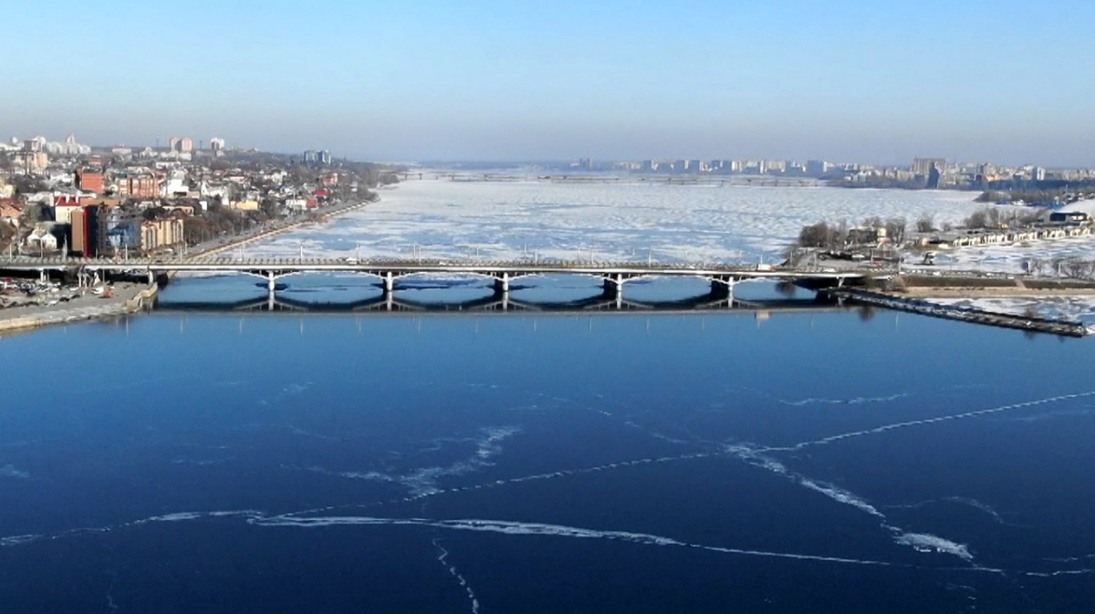 Воронежское водохранилище. Хвост в водохранилище Воронеж. Хвост кита на водохранилище Воронеж. Погода на водохранилище Воронеж 30 октября.