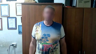 В промзоне Воронежа вооружённый мужчина напал на водителя ради пакета с 5 млн рублей