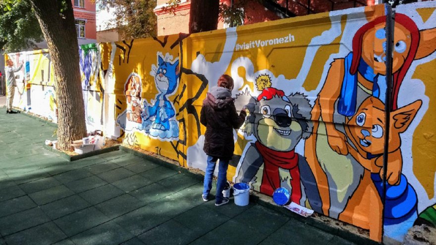 В центре Воронежа появилось огромное граффити с героями популярного мультфильма