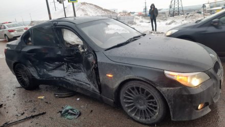 Парень пострадал в столкновении BMW и Volkswagen в Воронеже