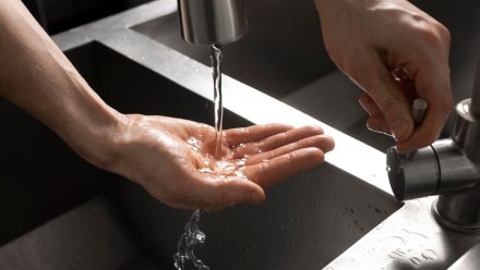 Воронежцы начали получать предупреждения об отравленной воде из-под крана