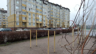 «Коммунальный рай». Грязные дворы и подъезды в Воронеже объяснили нехваткой денег