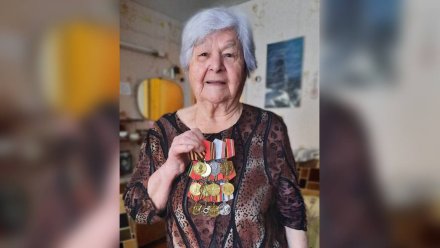 Мэр поздравил с Днём рождения Почётного гражданина Воронежа Нину Обрывкову