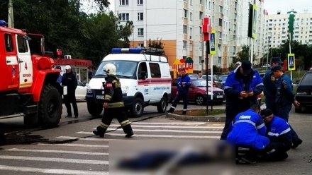 В Воронеже трое рабочих отравились газом в колодце: один погиб
