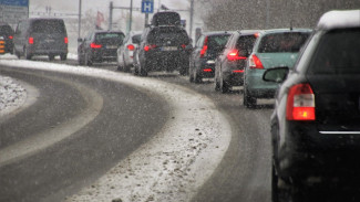 Мощный снегопад спровоцировал 9-балльные пробки в Воронеже