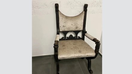 В Воронеже отреставрировали уникальное старинное кресло младшей сестры Станиславского