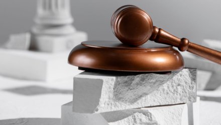 Женщину из Нововоронежа оштрафовали за торговлю сувенирами с нацистской символикой