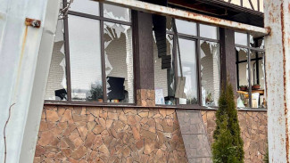 Губернатор показал на фото разрушенные при обстреле дома в белгородском селе 