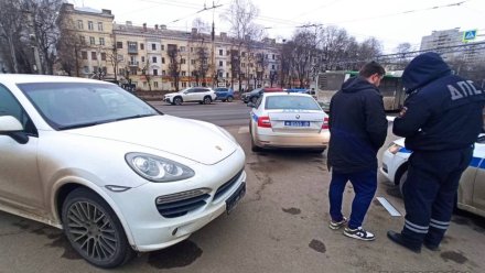 В Воронеже водителя Porsche Cayenne задержали за 294 нарушения ПДД