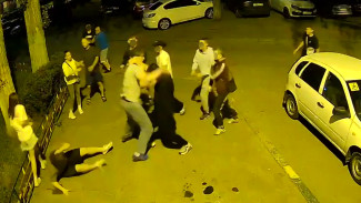 Толпа молодёжи избила 2 воронежцев в Коминтерновском районе