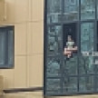 В Воронеже мать отделалась предупреждением за «выгуливание» сына через окно многоэтажки