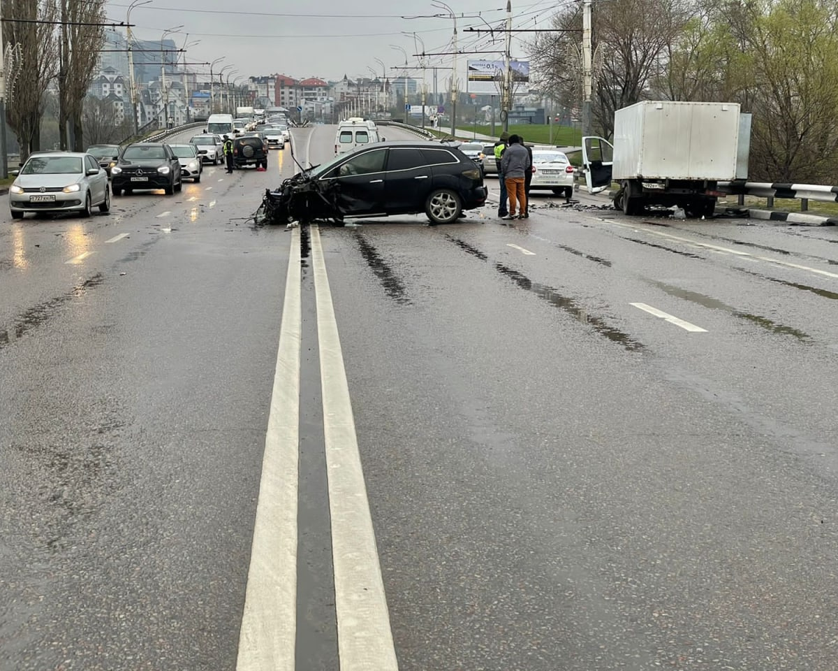 Количество пострадавших в ДТП на Чернавском мосту в Воронеже возросло до  двух – Новости Воронежа и Воронежской области – Вести Воронеж