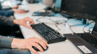 Больше 240 офисов ВТБ будут работать в майские праздники  