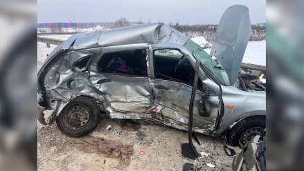 Под Воронежем четыре человека пострадали в ДТП с «Ладой» и Renault