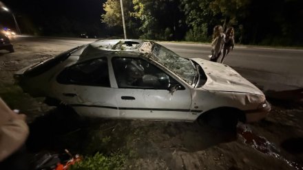 Девушка на Ford вылетела на встречку и пострадала в столкновении с Audi в Воронеже