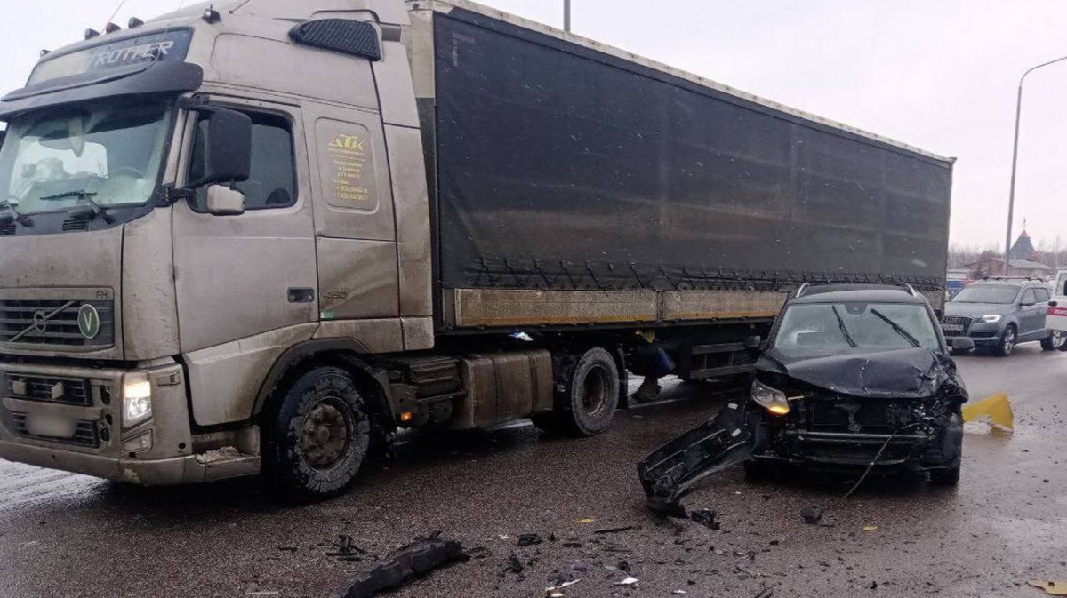 Под Воронежем при столкновении двух автомобилей пострадал мужчина |  23.02.2024 | Воронеж - БезФормата