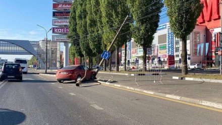 Появились подробности ДТП с поваленным столбом на Московском проспекте в Воронеже