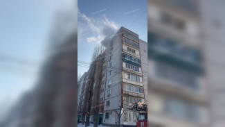 Женщину госпитализировали в больницу после пожара в воронежской многоэтажке