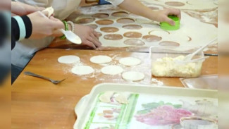 Лепка пельменей и ремонт машин. В воронежском вузе стартовали профессиональные пробы