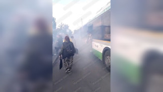 В Воронеже на ходу задымился автобус с пассажирами