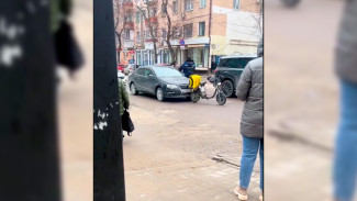 В Воронеже возбудили уголовное дело после нападения курьера на автомобилистку