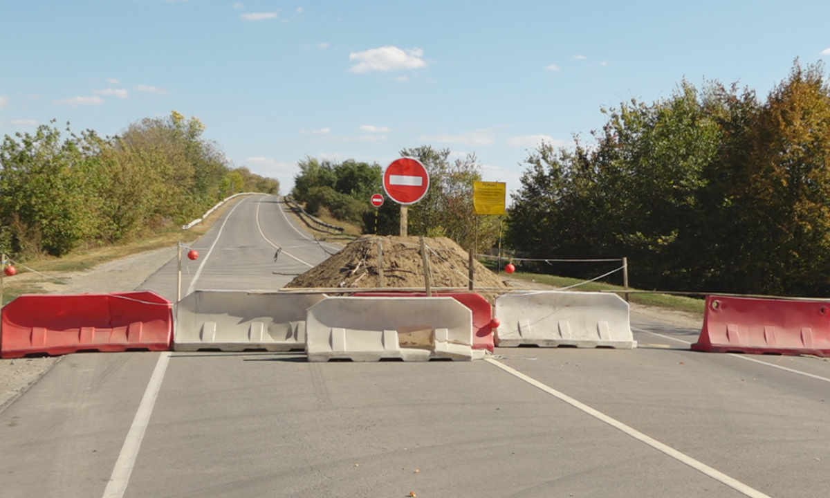 Мост разлуки. Жители 5 сёл стали заложниками закрытого на ремонт  путепровода в Павловске – Новости Воронежа и Воронежской области – Вести  Воронеж