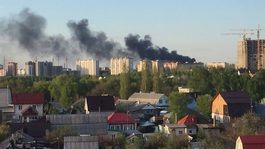 Воронежцев напугал чёрный дым пожара на Левом берегу