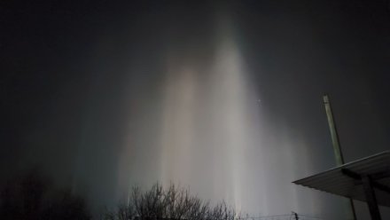 Световые столбы появились в небе над Воронежской областью
