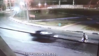 Появилось видео момента ДТП со сбитым в коляске младенцем в Воронеже