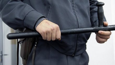 В Воронеже приехавший на вызов ЧОПовец сломал ребро посетителю закусочной