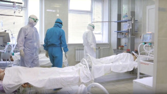 Липецкие врачи показали видео работы в реанимации с больными коронавирусом