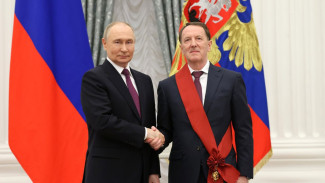 Владимир Путин наградил экс-губернатора Воронежской области Алексея Гордеева