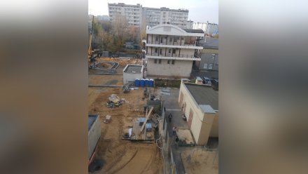 Воронежцы пожаловались на отравляющую жизнь стройку элитной многоэтажки