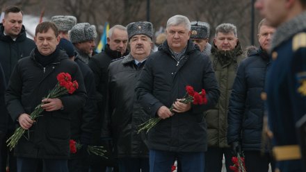 Воронежский губернатор Александр Гусев почтил память павших защитников Отечества