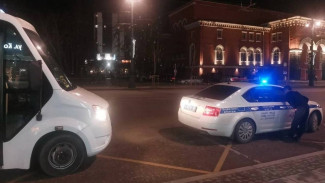 Полицейские остановили автобус с пассажирами в центре Воронежа