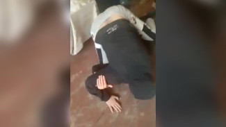 Студенты сняли на видео избиение 15-летнего первокурсника в общежитии под Воронежем