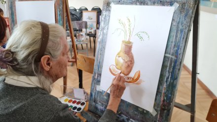 «ЕР» организовала для воронежских пенсионеров мастер-класс в художественном училище