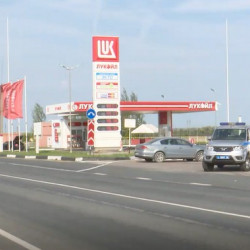 Появилось видео с АЗС под Воронежем, где зарезали 36-летнюю женщину