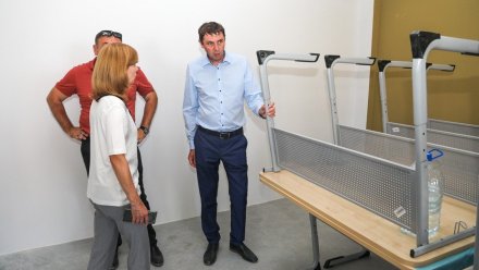 Мэр Сергей Петрин проинспектировал обновление двух школ Воронежа