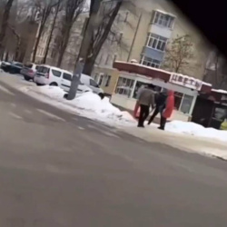 Предполагаемый убийца 17-летней девушки в Воронеже засветился на видео