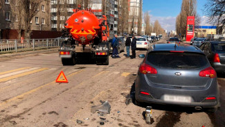 В массовом ДТП с грузовиком в Воронеже пострадал 48-летний мужчина
