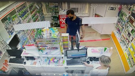В Воронеже парень расплачивался в супермаркетах и аптеках фальшивыми купюрами